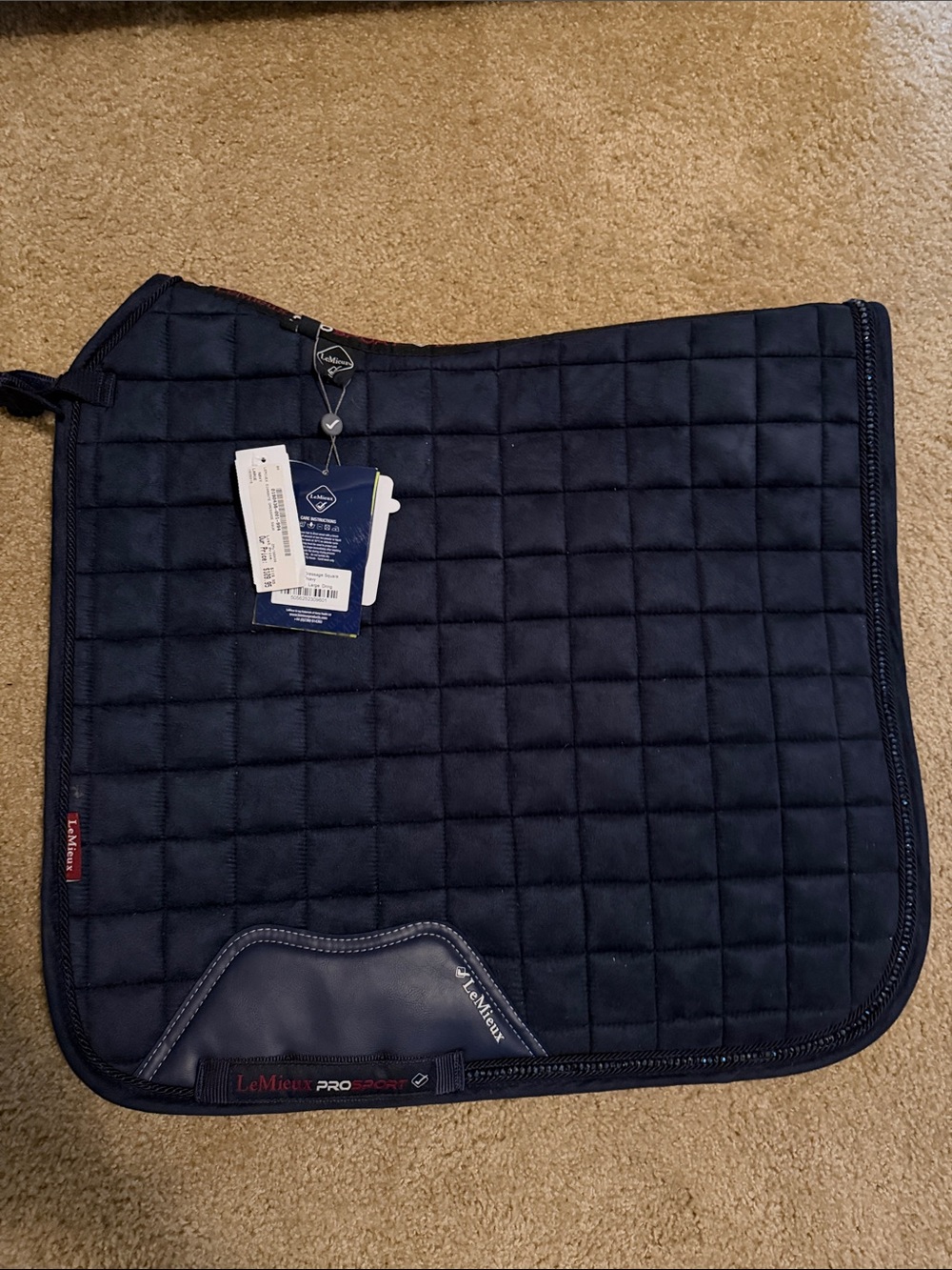 Dressage saddle pad
